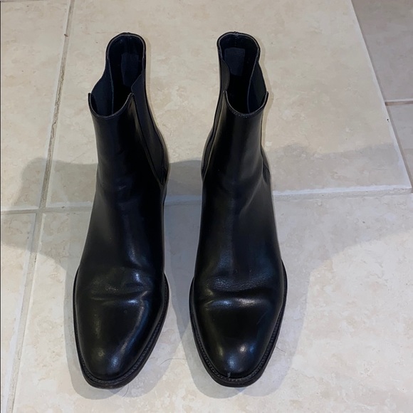 Saint Laurent black leather Chelsea boot - Picture 2 of 9